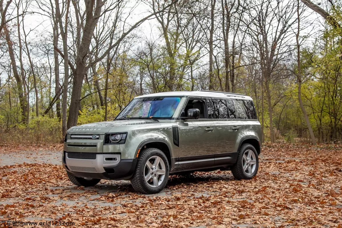 land-rover-defender-2020-06-angle--exterior--front--green