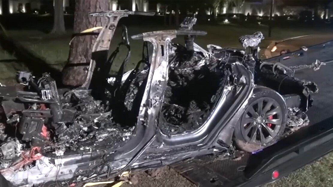 tesla-model-s-crash.jpg