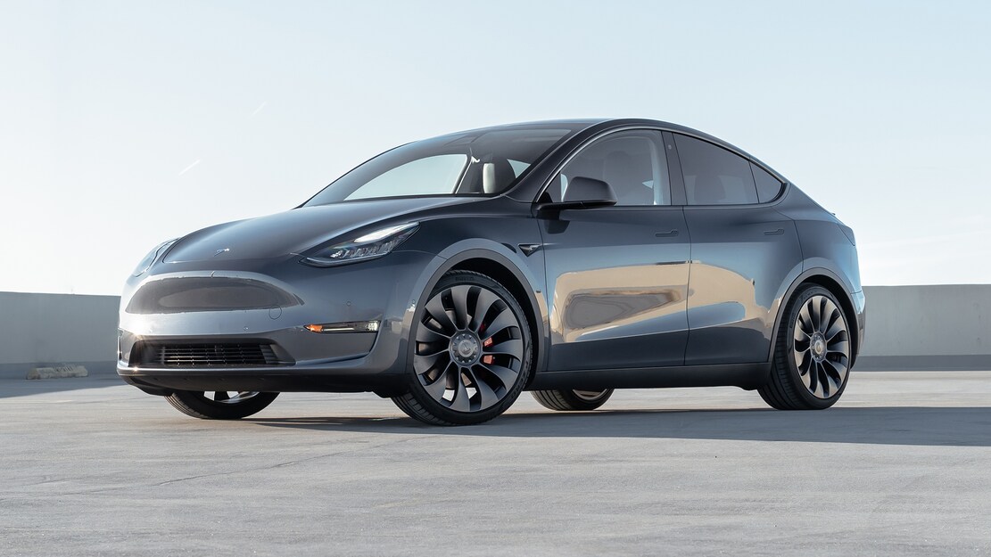 2020-Tesla-Model-Y-vs-Model-3-19.jpg