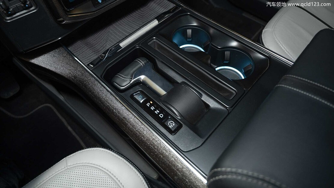 2022-Ford-F-150-Lightning-shifter_副本.jpg